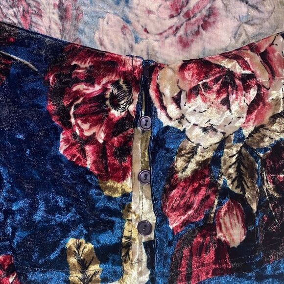 ✨ Rokoko by Dazz
Floral Velvet Mini Dress✨ - Picture 5 of 6